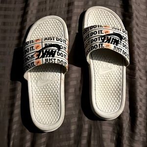 COPY - Nike Slides